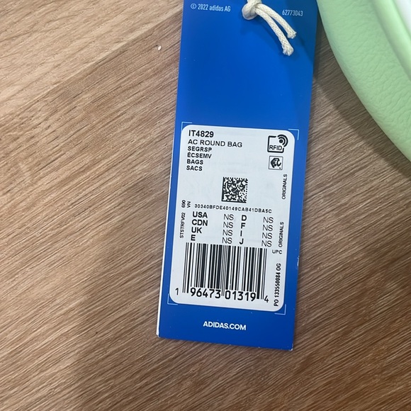 Adicolor Classic Round Bag - Picture 2 of 7